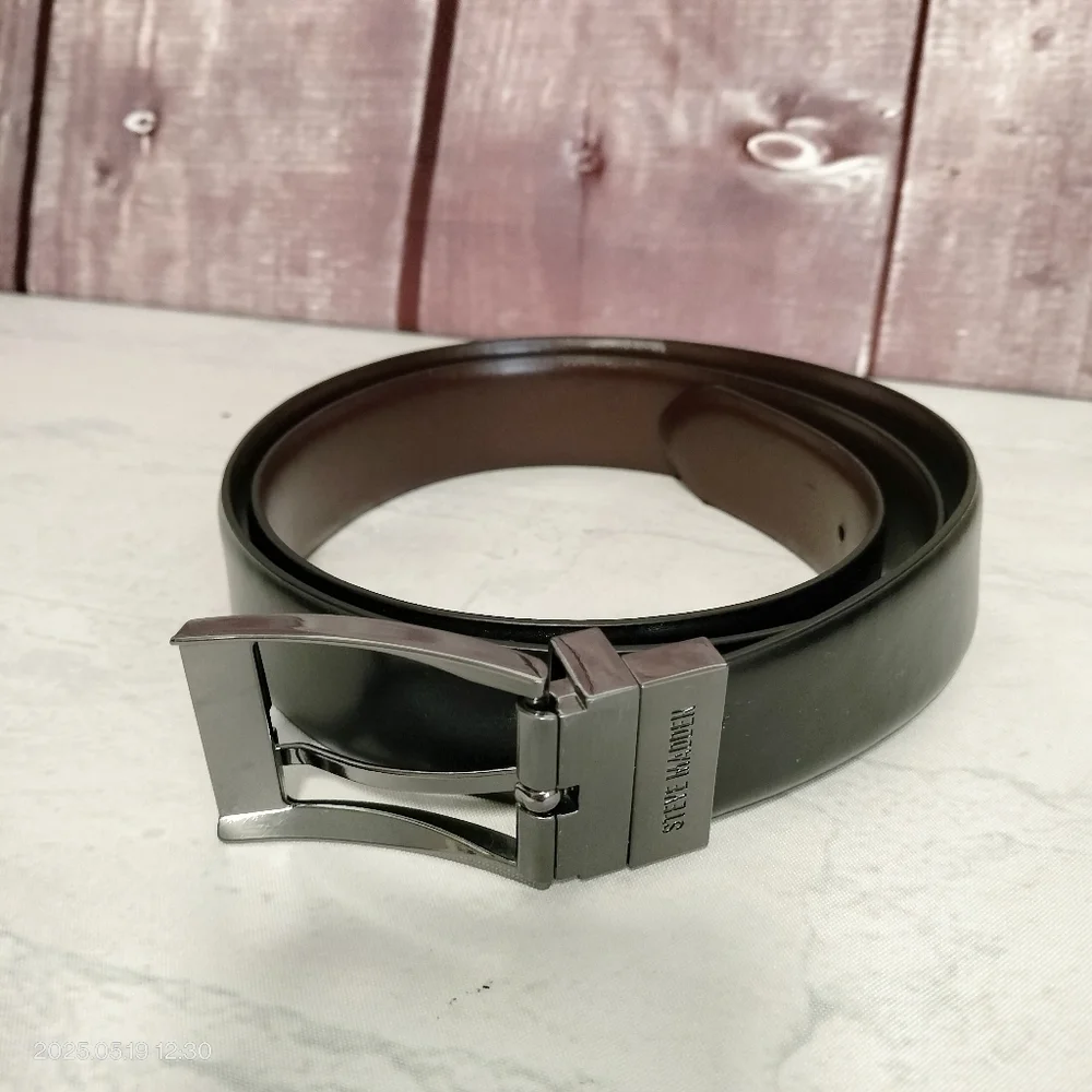 Steve Madden Black/Brown Reversible Sz 38 Belt Silver Buckle Classic Business